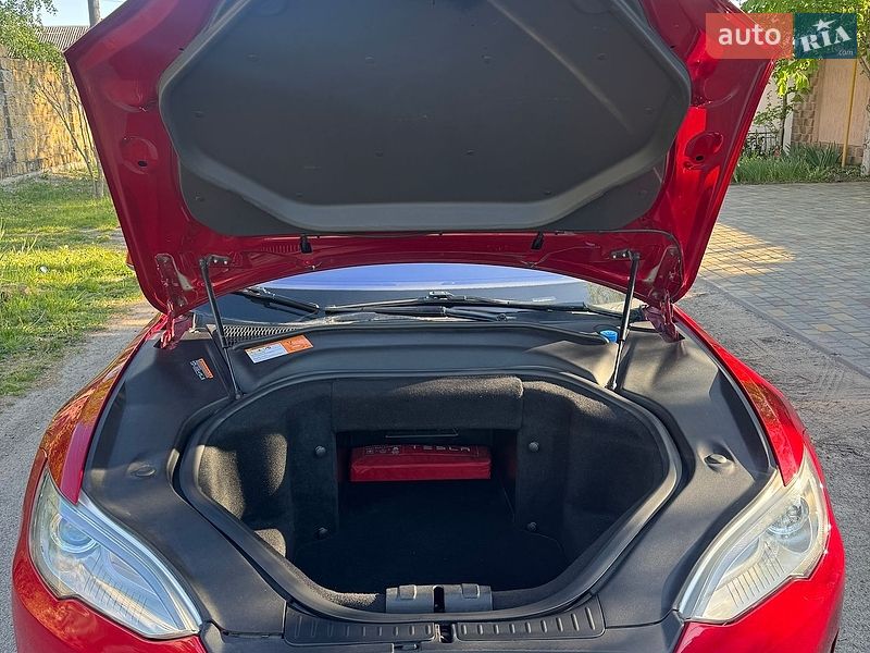 Лифтбек Tesla Model S 2013 в Одессе