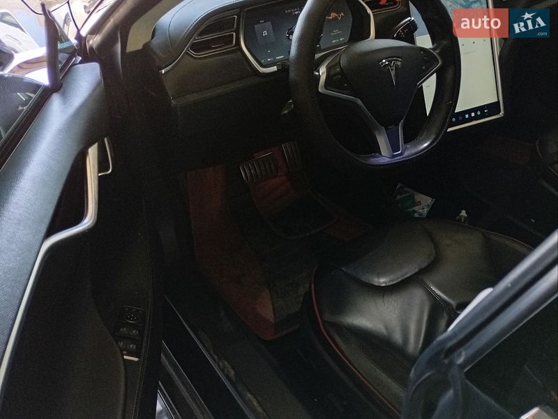 Ліфтбек Tesla Model S 2013 в Кам'янець-Подільському