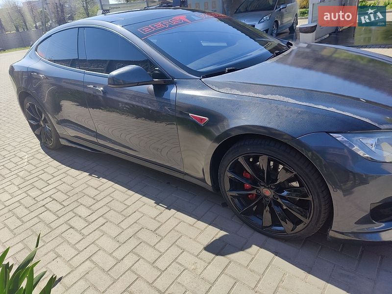 Лифтбек Tesla Model S 2014 в Черкассах