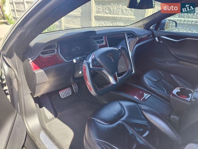 Лифтбек Tesla Model S 2014 в Черкассах