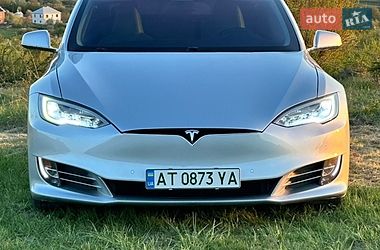 Лифтбек Tesla Model S 2016 в Ивано-Франковске