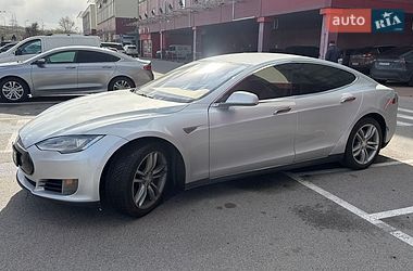 Ліфтбек Tesla Model S 2013 в Києві