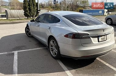 Ліфтбек Tesla Model S 2013 в Києві