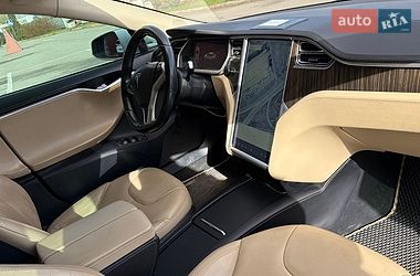 Ліфтбек Tesla Model S 2013 в Києві