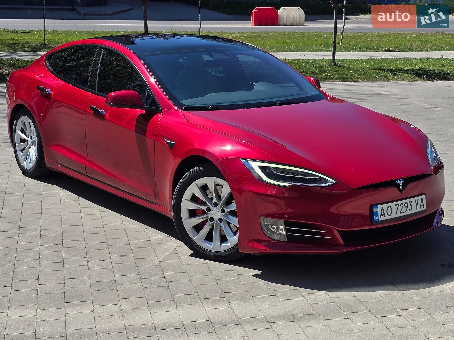 2020 Tesla Model S - мініатюра 9