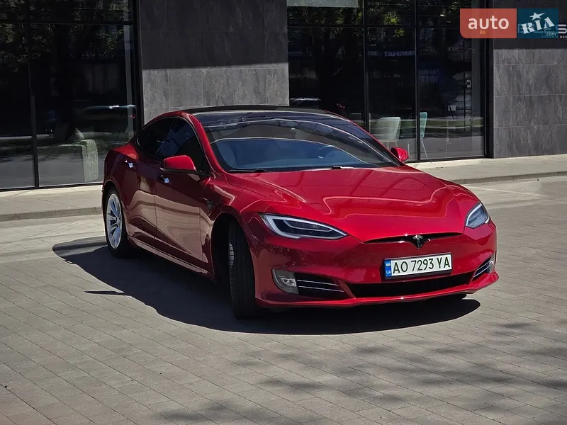 Tesla Model S 2020