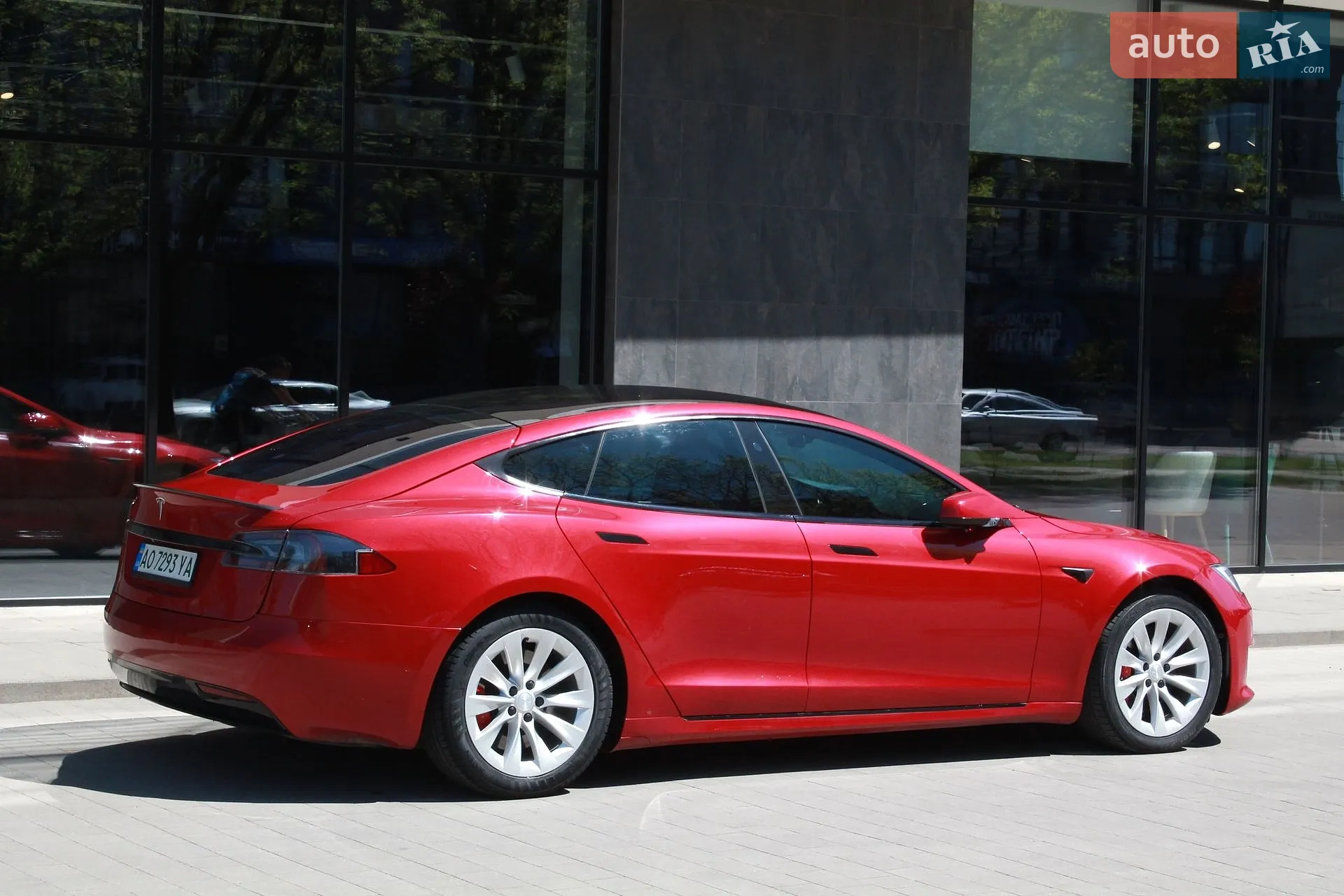 2020 Tesla Model S - мініатюра 33