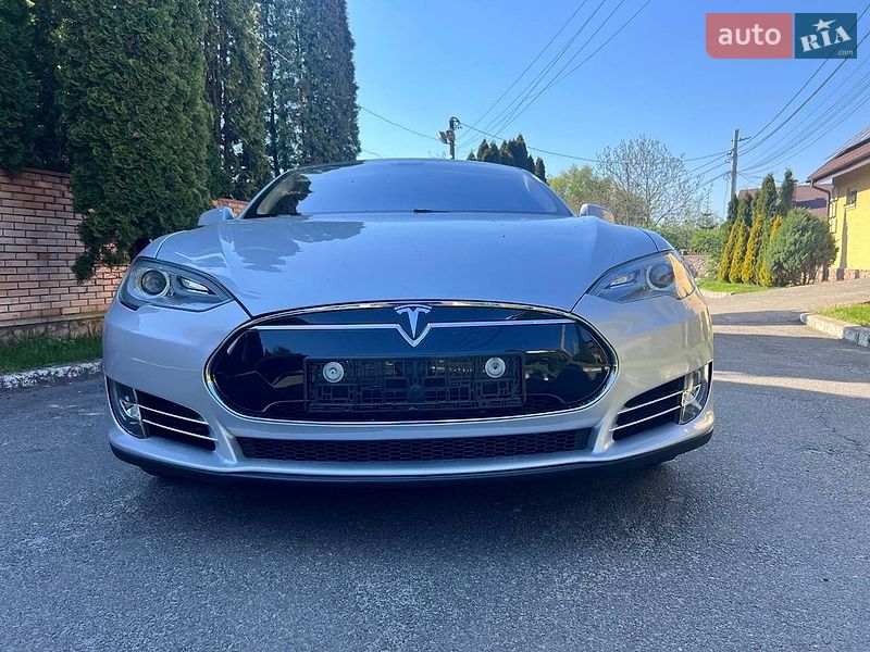 Лифтбек Tesla Model S 2013 в Киеве