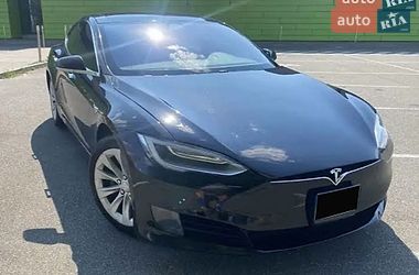 Лифтбек Tesla Model S 2016 в Киеве