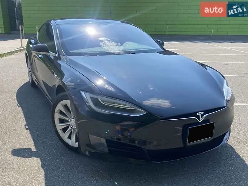 Tesla Model S 2016