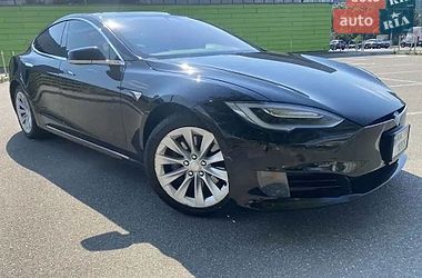 Лифтбек Tesla Model S 2016 в Киеве