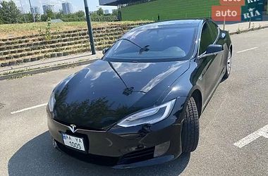 Лифтбек Tesla Model S 2016 в Киеве