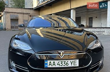 Лифтбек Tesla Model S 2014 в Киеве