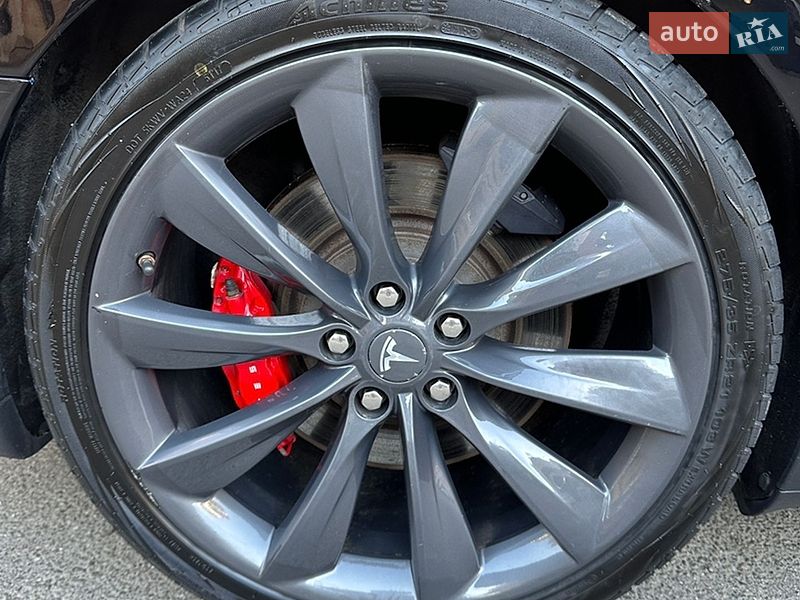 Лифтбек Tesla Model S 2014 в Киеве