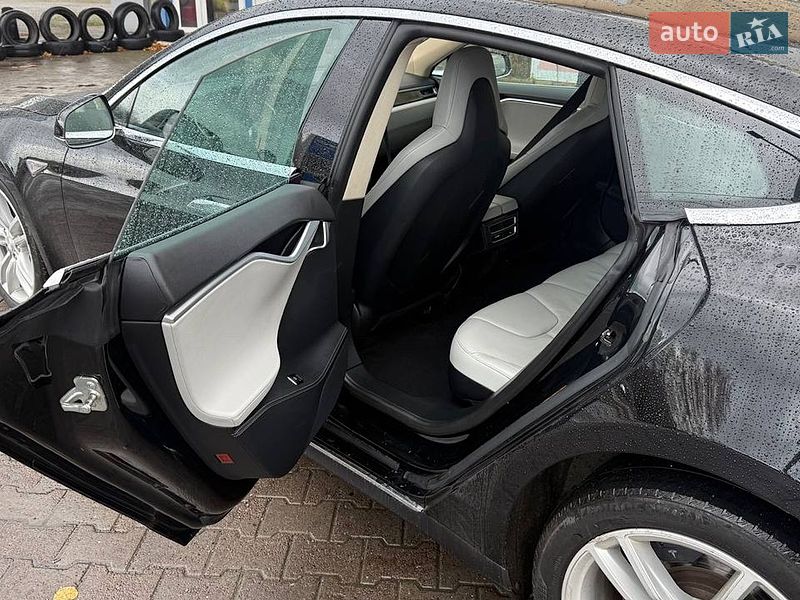 Лифтбек Tesla Model S 2013 в Кременчуге