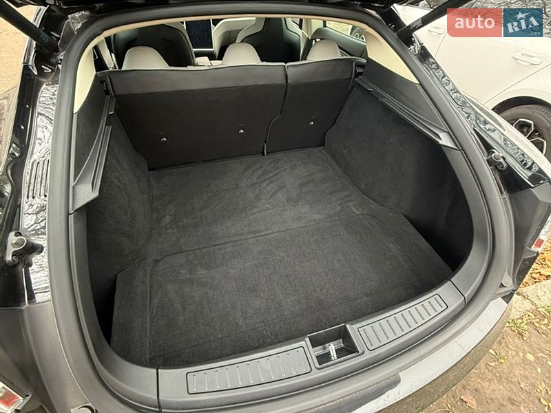 Лифтбек Tesla Model S 2013 в Кременчуге