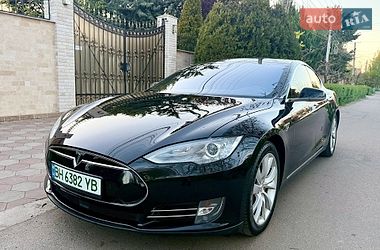 Лифтбек Tesla Model S 2015 в Одессе
