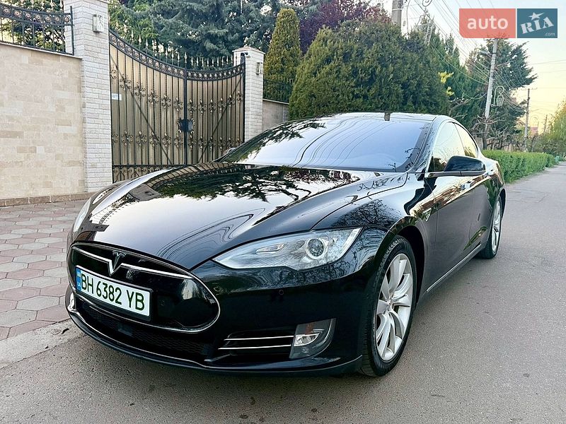 Лифтбек Tesla Model S 2015 в Одессе