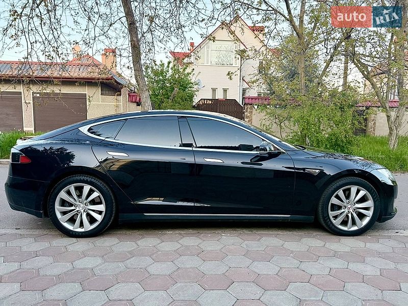 Лифтбек Tesla Model S 2015 в Одессе