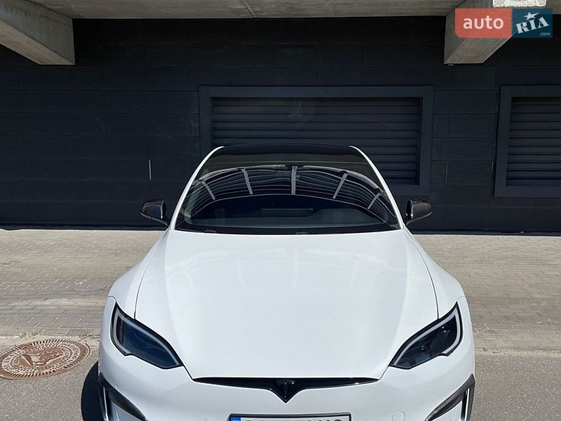 Tesla Model S 2021