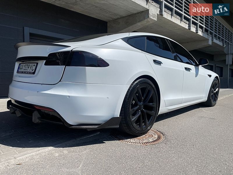 Лифтбек Tesla Model S 2021 в Киеве