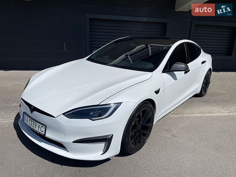 Лифтбек Tesla Model S 2021 в Киеве