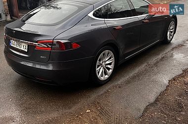 Лифтбек Tesla Model S 2017 в Киеве