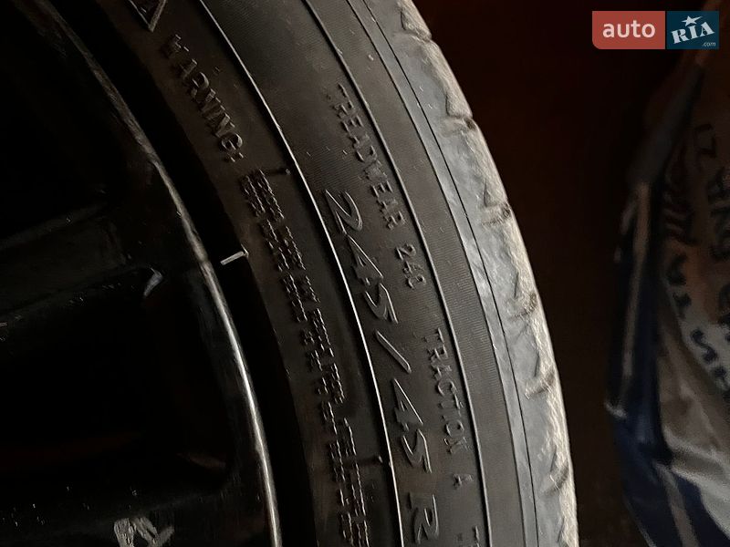 Лифтбек Tesla Model S 2017 в Киеве