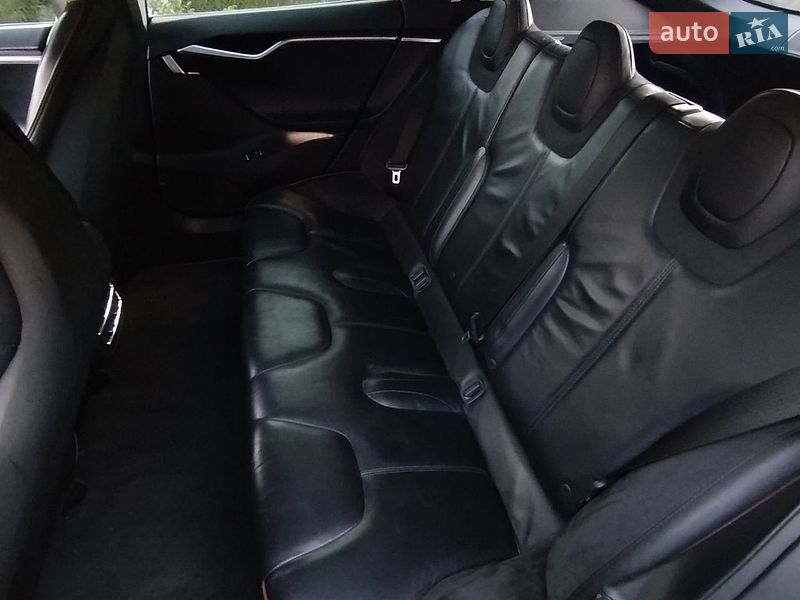 Лифтбек Tesla Model S 2013 в Львове