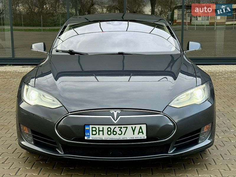 Лифтбек Tesla Model S 2015 в Одессе