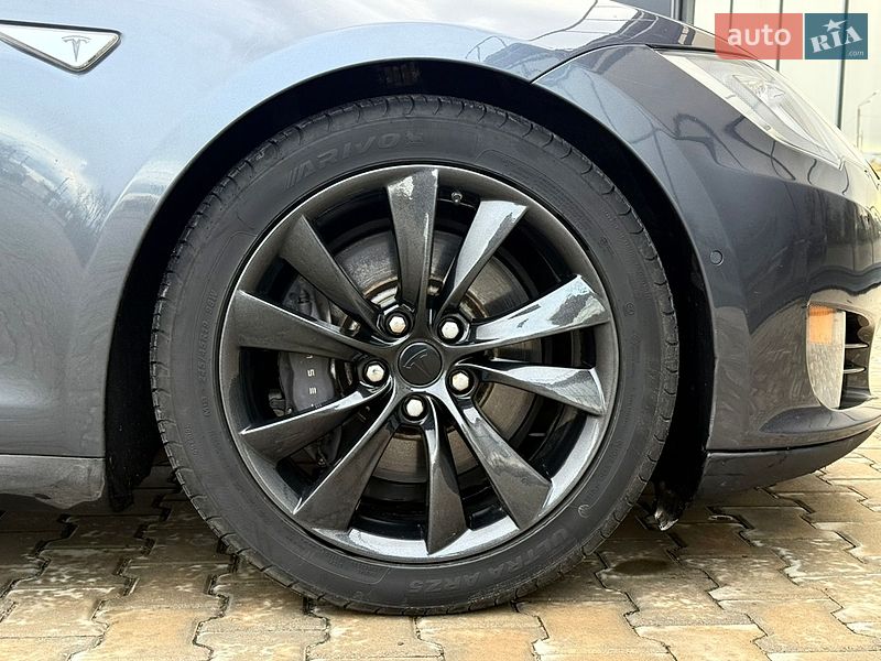 Лифтбек Tesla Model S 2015 в Одессе
