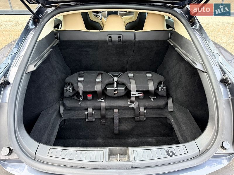 Лифтбек Tesla Model S 2015 в Одессе