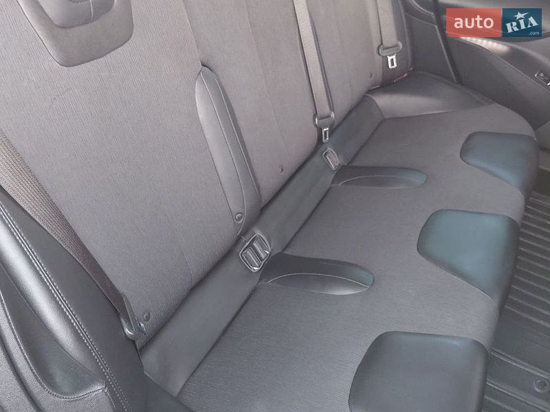 Лифтбек Tesla Model S 2013 в Киеве