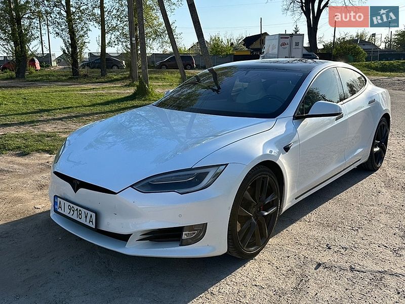 Tesla Model S 2018