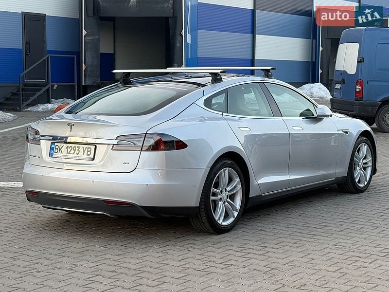 Лифтбек Tesla Model S 2014 в Ровно