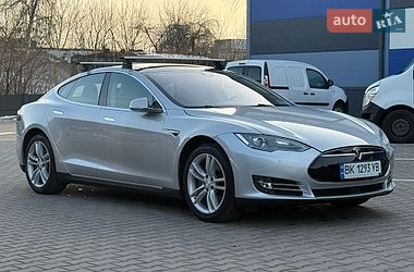 Лифтбек Tesla Model S 2014 в Ровно
