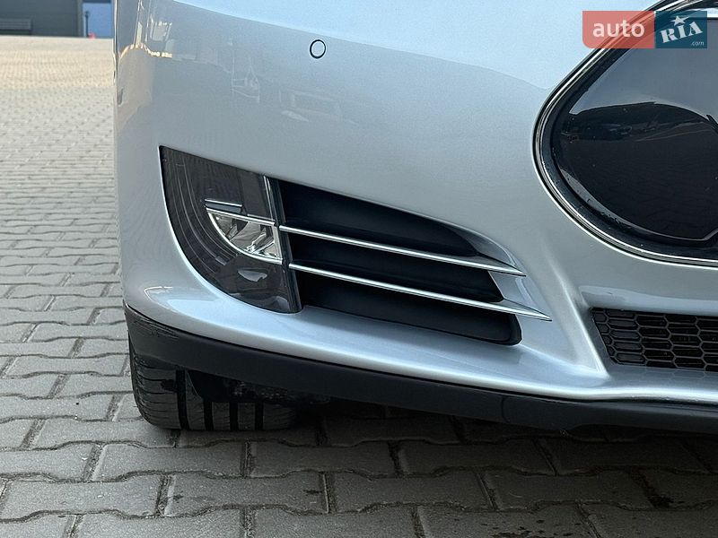 Лифтбек Tesla Model S 2014 в Ровно