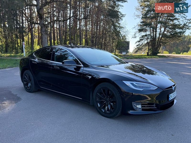 Лифтбек Tesla Model S 2018 в Клевани