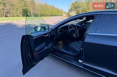 Лифтбек Tesla Model S 2018 в Клевани