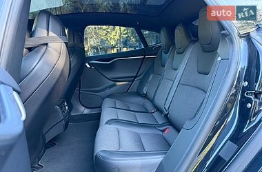 Лифтбек Tesla Model S 2018 в Клевани