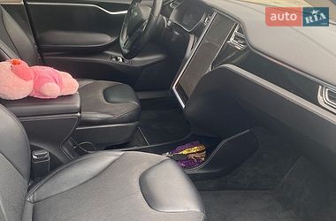 Ліфтбек Tesla Model S 2015 в Стрию
