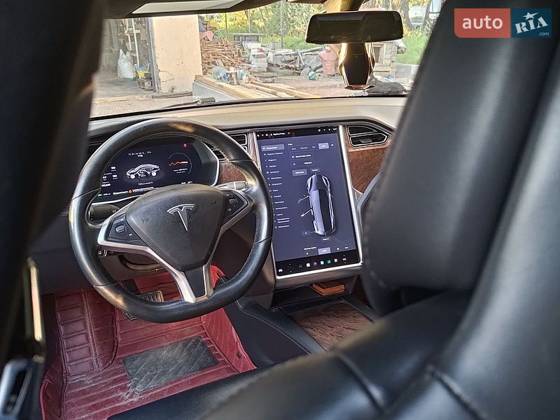 Лифтбек Tesla Model S 2017 в Киеве