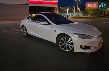 Ліфтбек Tesla Model S 2016 в Харкові