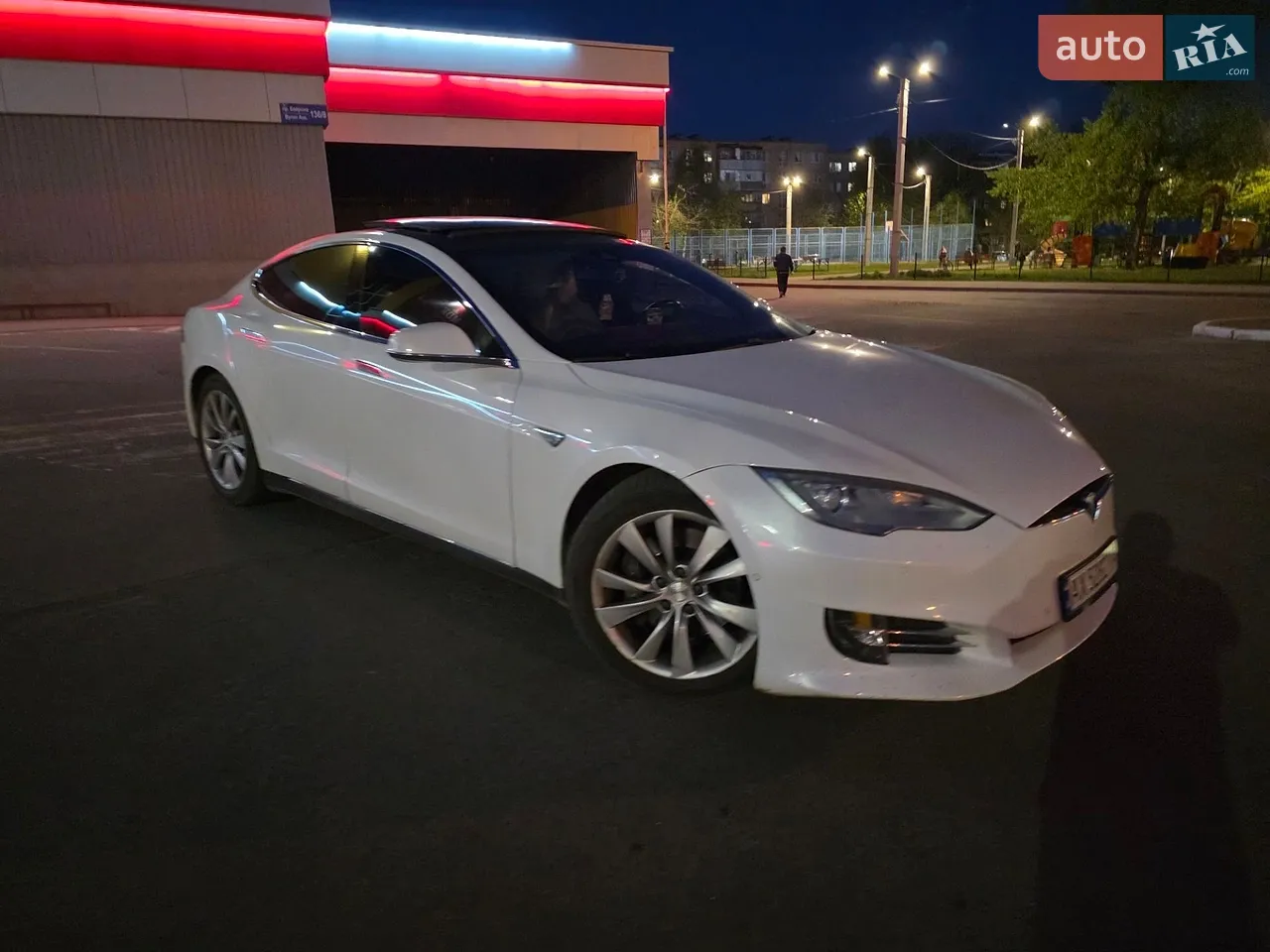 2015 Tesla Model S - мініатюра 12