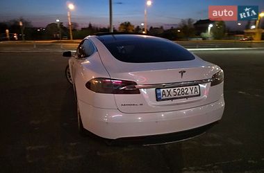 Ліфтбек Tesla Model S 2016 в Харкові