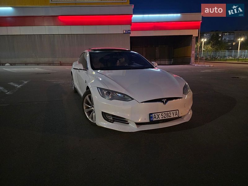 Ліфтбек Tesla Model S 2016 в Харкові
