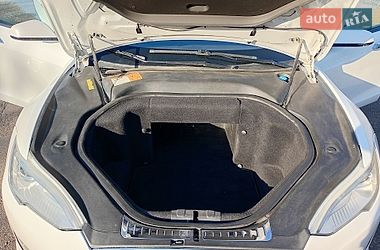 Ліфтбек Tesla Model S 2013 в Сарнах