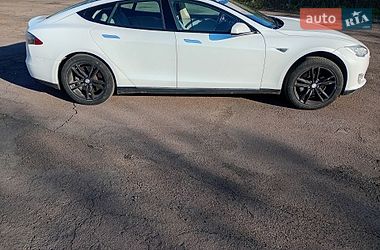 Ліфтбек Tesla Model S 2013 в Сарнах