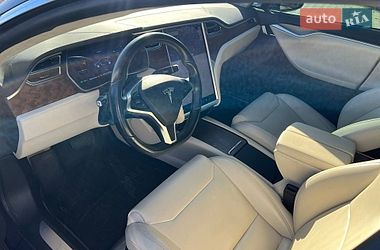 Лифтбек Tesla Model S 2017 в Кременчуге