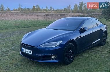 Ліфтбек Tesla Model S 2017 в Пирятині